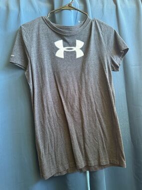 Under Armour Women’s Charcoal Gray Short-Sleeve Logo Tee